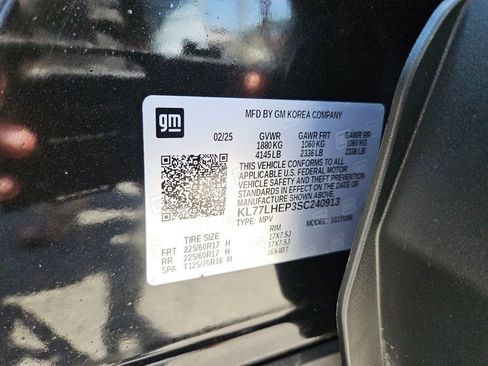Used 2025 Chevrolet Trax LT w/ LT Convenience Package FWD image 30