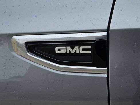 Used 2023 GMC Yukon Denali AWD/4WD image 14