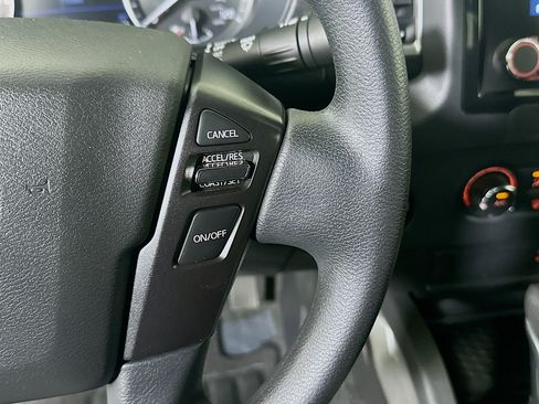 Used 2023 Nissan Frontier SV AWD/4WD image 17