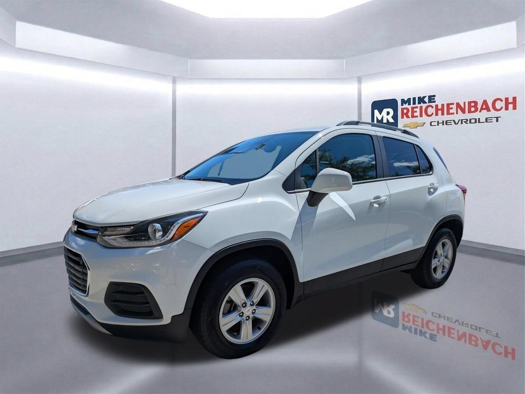 Used 2022 Chevrolet Trax LT w/ LT Convenience Package AWD/4WD image 8