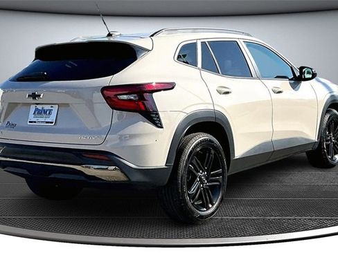 Used 2026 Chevrolet Trax ACTIV w/ Sunroof Package image 6