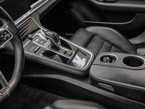Used 2019 Porsche Panamera 4 image 22