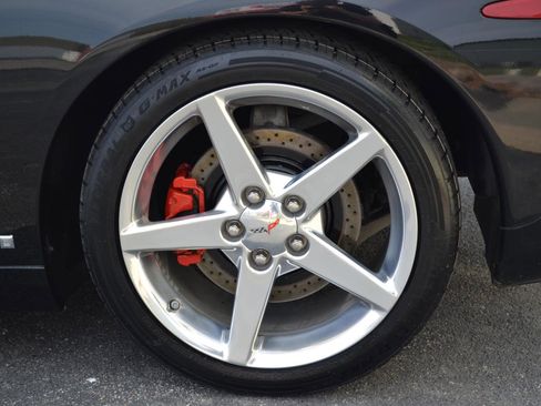 Used 2006 Chevrolet Corvette Convertible w/ Preferred Equipment Group RWD image 33