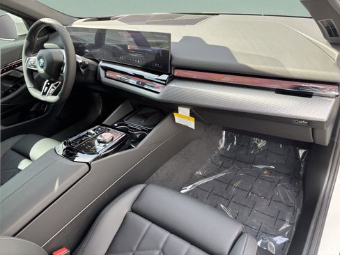 Used 2026 BMW i5 eDrive40 w/ M Sport Package AWD/4WD image 7