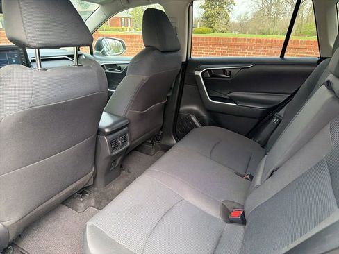 Used 2022 Toyota RAV4 LE image 21