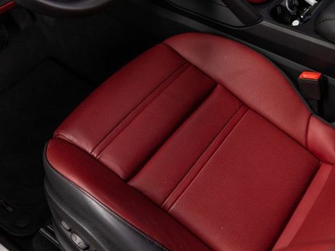 Certified 2025 Porsche Cayenne Coupe AWD/4WD image 25