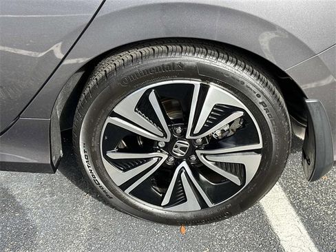 Used 2018 Honda Civic EX-L image 10