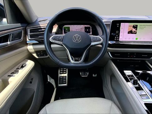 Used 2025 Volkswagen Atlas SEL Premium R-Line AWD/4WD image 6