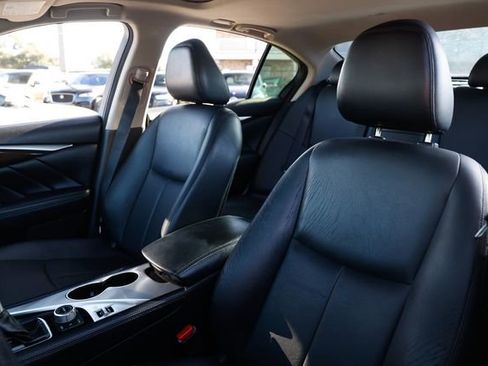 Used 2017 INFINITI Q50 3.0t Premium image 6