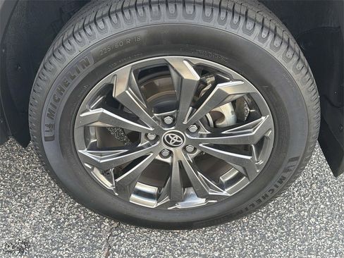 Certified 2022 Toyota RAV4 XLE Premium image 30