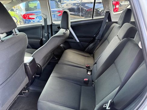 Used 2016 Toyota RAV4 LE AWD/4WD image 14