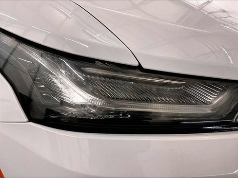 Used 2022 Chevrolet Traverse LT AWD/4WD image 28