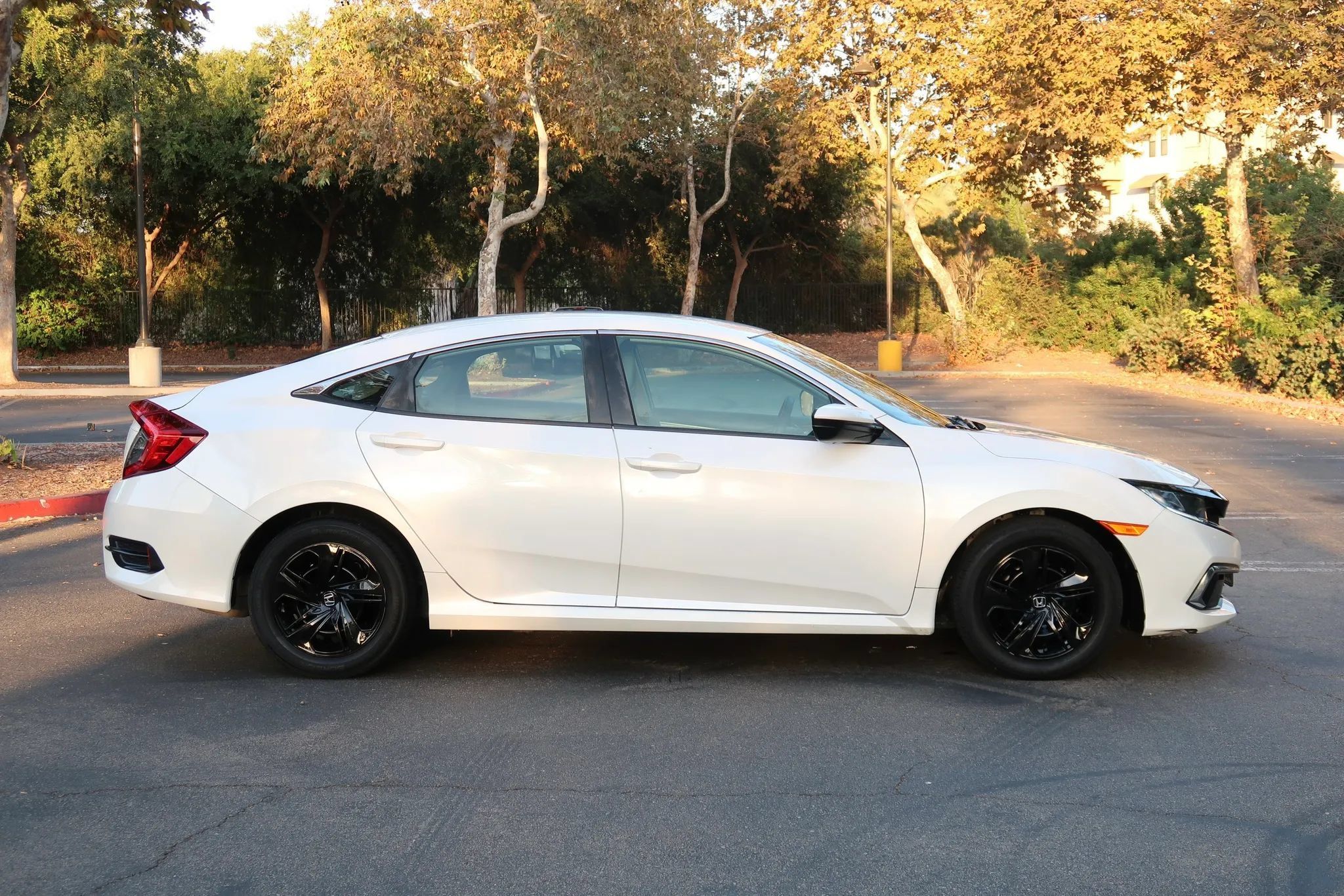 Used 2020 Honda Civic LX image 9