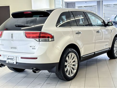 Used 2013 Lincoln MKX AWD image 4
