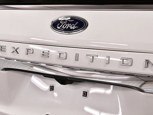 Used 2024 Ford Expedition King Ranch image 11