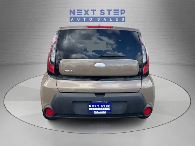 Used 2014 Kia Soul FWD image 7