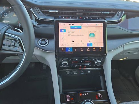 Used 2022 Jeep Grand Cherokee Overland image 26