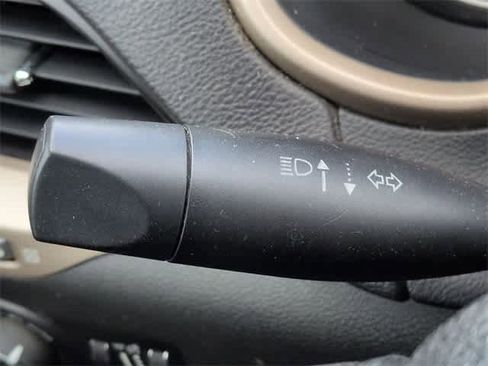 Used 2015 Jeep Cherokee Latitude w/ Comfort/Convenience Group image 26