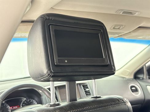 Used 2016 Nissan Pathfinder Platinum w/ Family Entertainment Package image 31