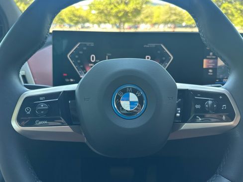Used 2024 BMW iX xDrive50 w/ Sport Package AWD/4WD image 30