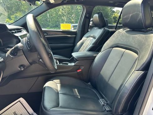 Used 2026 Jeep Grand Cherokee Limited AWD/4WD image 37