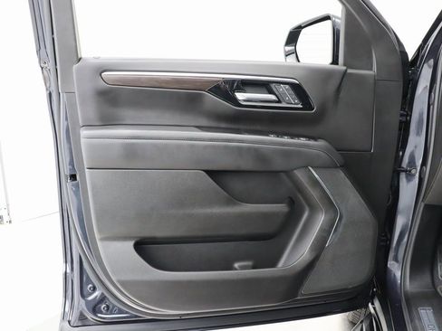 Used 2025 Chevrolet Tahoe LT image 43