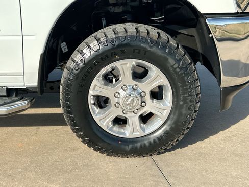 Used 2024 RAM 3500 Big Horn image 10