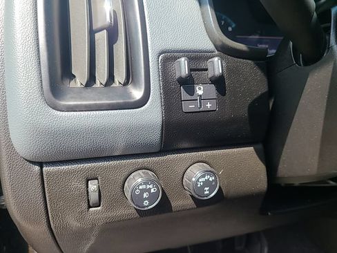 Used 2020 Chevrolet Colorado Z71 AWD/4WD image 14