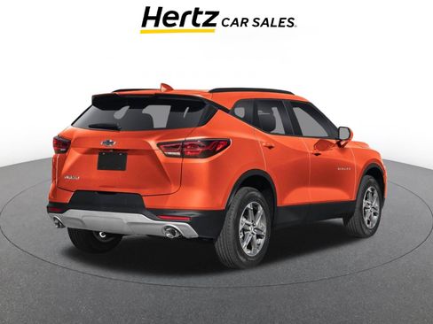 Used 2026 Chevrolet Blazer LT AWD/4WD image 2