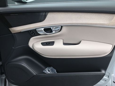 New 2026 Volvo XC90 B6 Plus w/ Protection Package Premier image 11