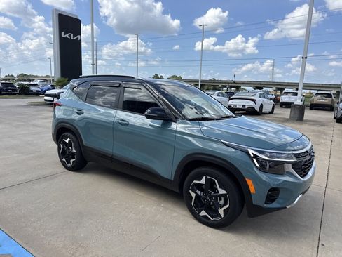 Certified 2025 Kia Seltos S FWD image 11
