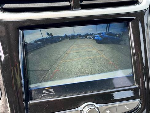 Used 2018 Chevrolet Sonic Premier FWD image 13