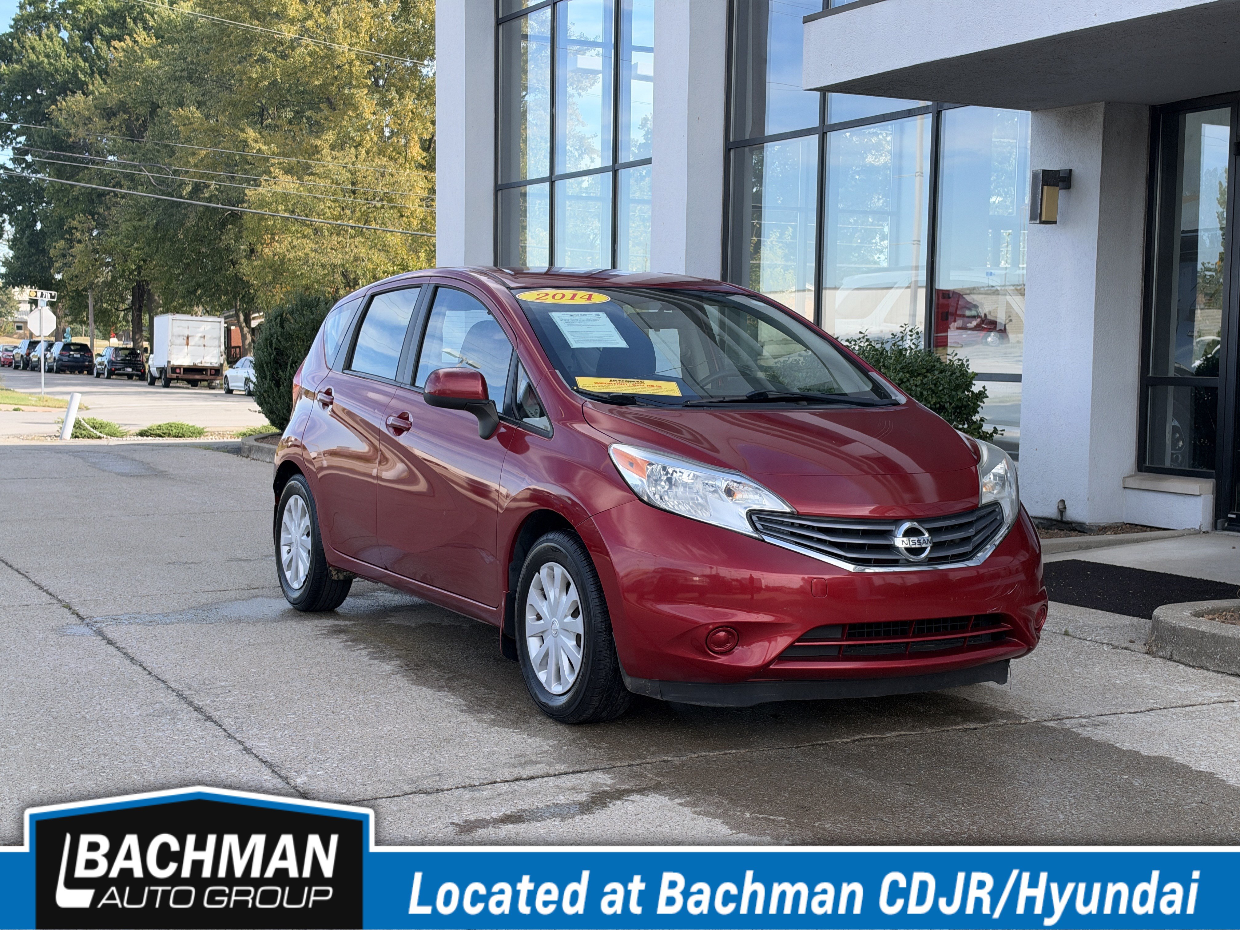 Used 2014 Nissan Versa Note SV w/ Convenience Package FWD image 1