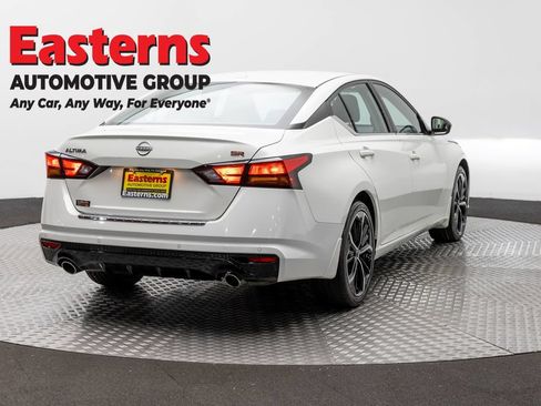 Used 2023 Nissan Altima 2.5 SR FWD image 5