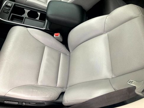 Used 2016 Honda CR-V Touring image 9