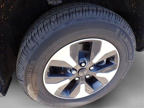 Used 2023 Jeep Grand Cherokee 4WD 4xe image 5
