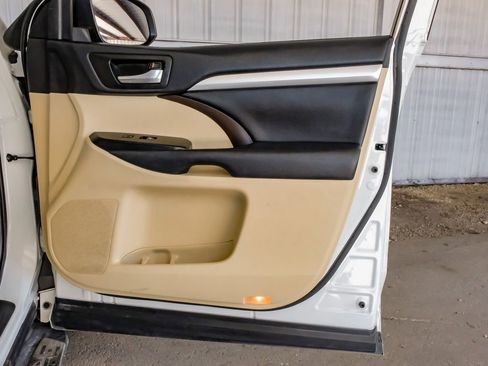 Used 2018 Toyota Highlander XLE image 45
