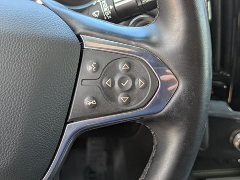 Used 2023 Chevrolet Traverse LT FWD image 35