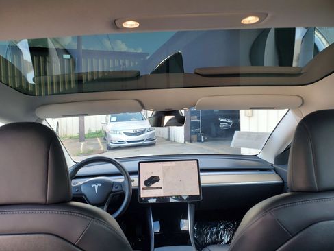 Used 2018 Tesla Model 3 Long Range RWD image 27