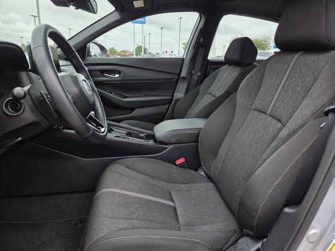 Used 2025 Honda Accord Sport image 16