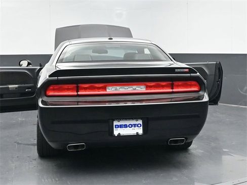 Used 2012 Dodge Challenger SRT8 w/ Premium Sound Group image 66