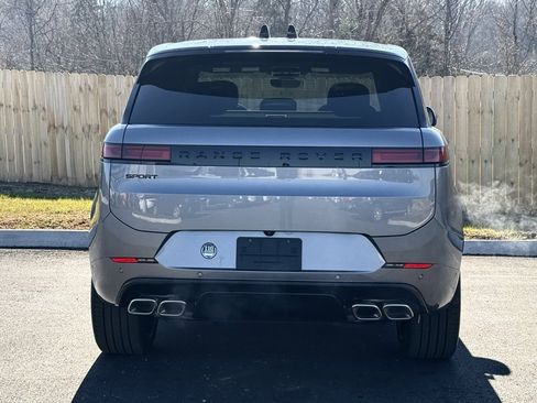 New 2025 Land Rover Range Rover Sport Dynamic SE image 4