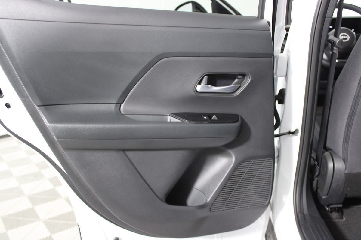 Used 2025 Nissan Kicks SV FWD image 26