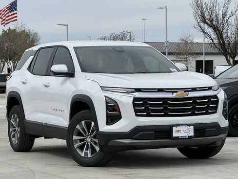 New 2026 Chevrolet Equinox LT w/ Safety and Technology Package image 2