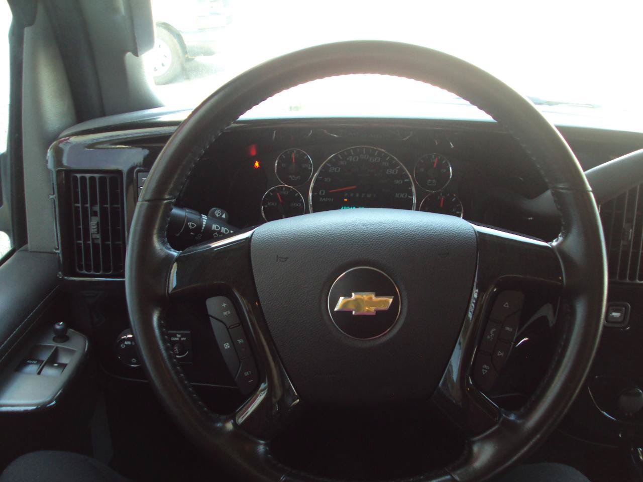 Used 2023 Chevrolet Express 2500 Extended RWD image 23