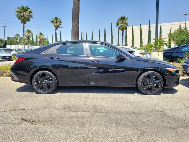 New 2026 Hyundai Elantra Sport FWD image 31