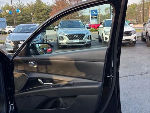 Used 2024 Hyundai Elantra SE image 44