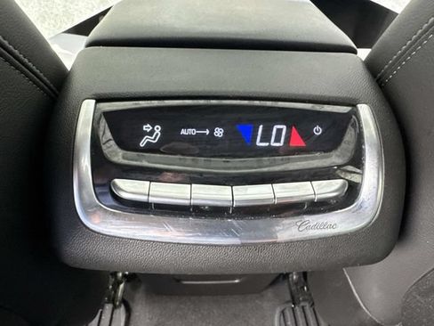 Used 2024 Cadillac XT6 Luxury AWD/4WD image 16
