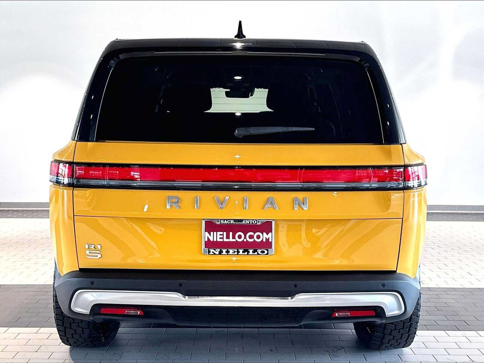 Used 2023 Rivian R1S Adventure Quad AWD/4WD image 9