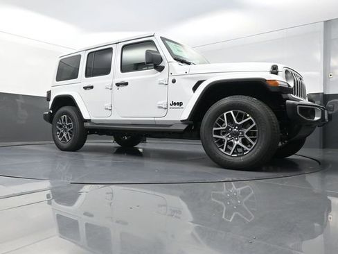 New 2026 Jeep Wrangler Unlimited Sahara AWD/4WD image 19